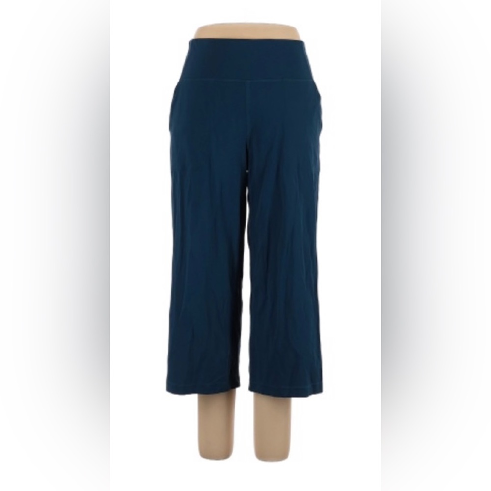 Lululemon size 14 dark teal capri pants